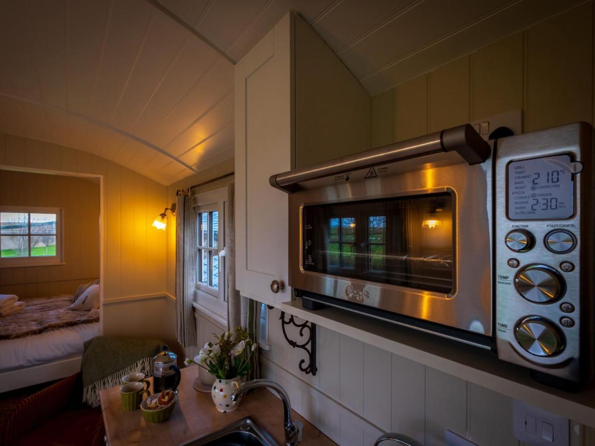 ウルバーストン The Pleasant Hut At Mountpleasant Farmヴィラ エクステリア 写真